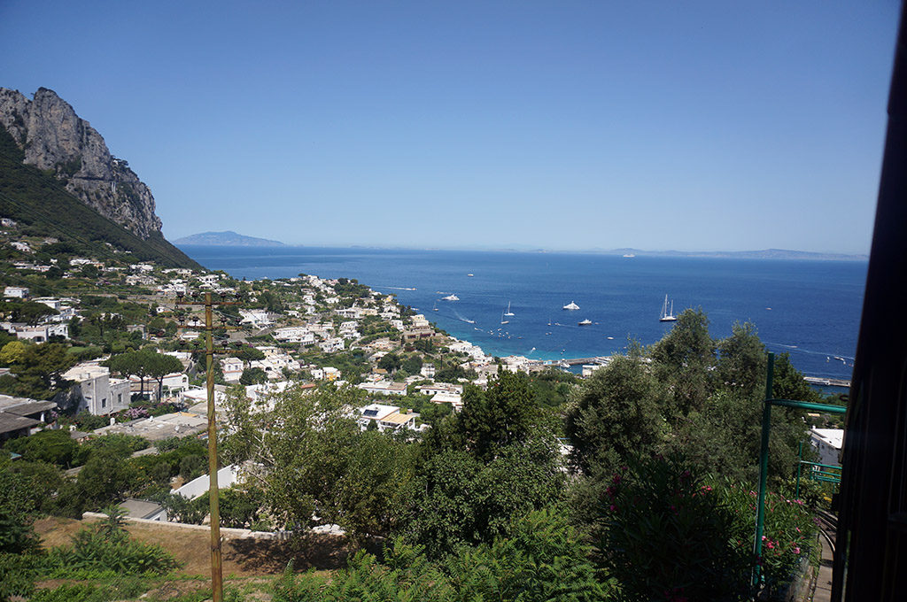 Capri finikülerinden Marina Grande manzarası