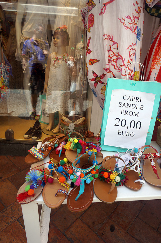 Capri'nin el yapımı sandaletleri çok meşhur