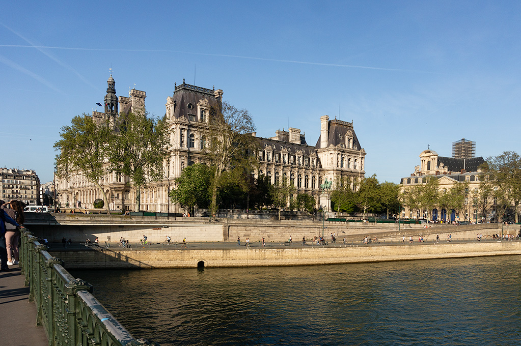 Pont d'Arcole'den Hôtel de Ville manzarası