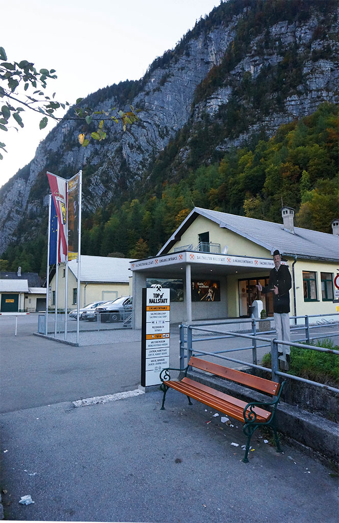 Salzwelten'in kasaba içindeki girişi 