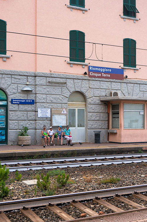 Cinque Terre'yi gezmek için en rahat ulaşım aracı tren